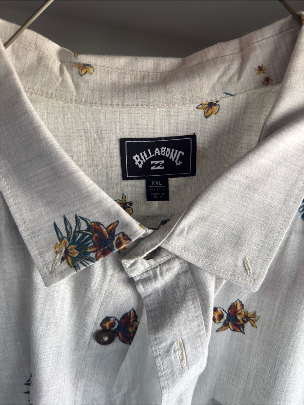 Billabong White Short-Sleeve Floral Button-Down Shirt
